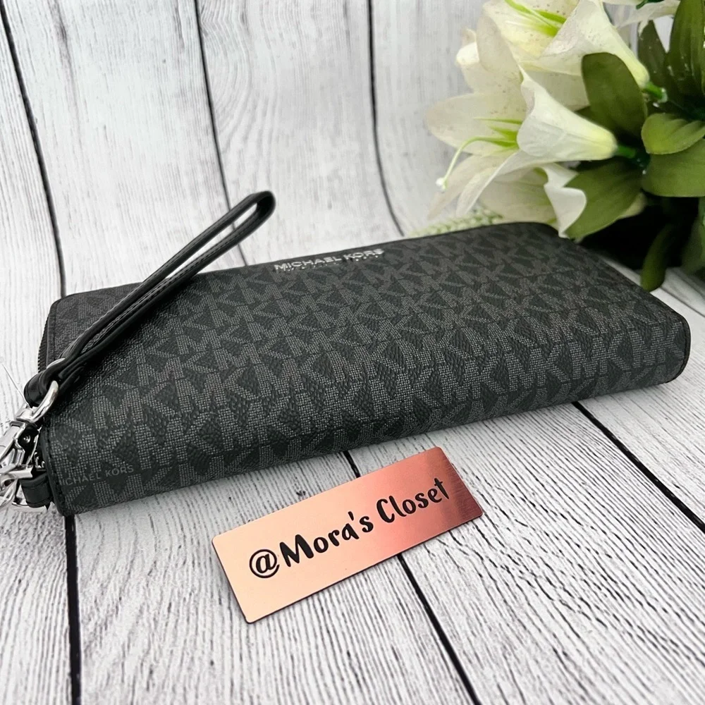 🦋Michael Kors Lg Continental Wallet-Wristlet Black/Silver